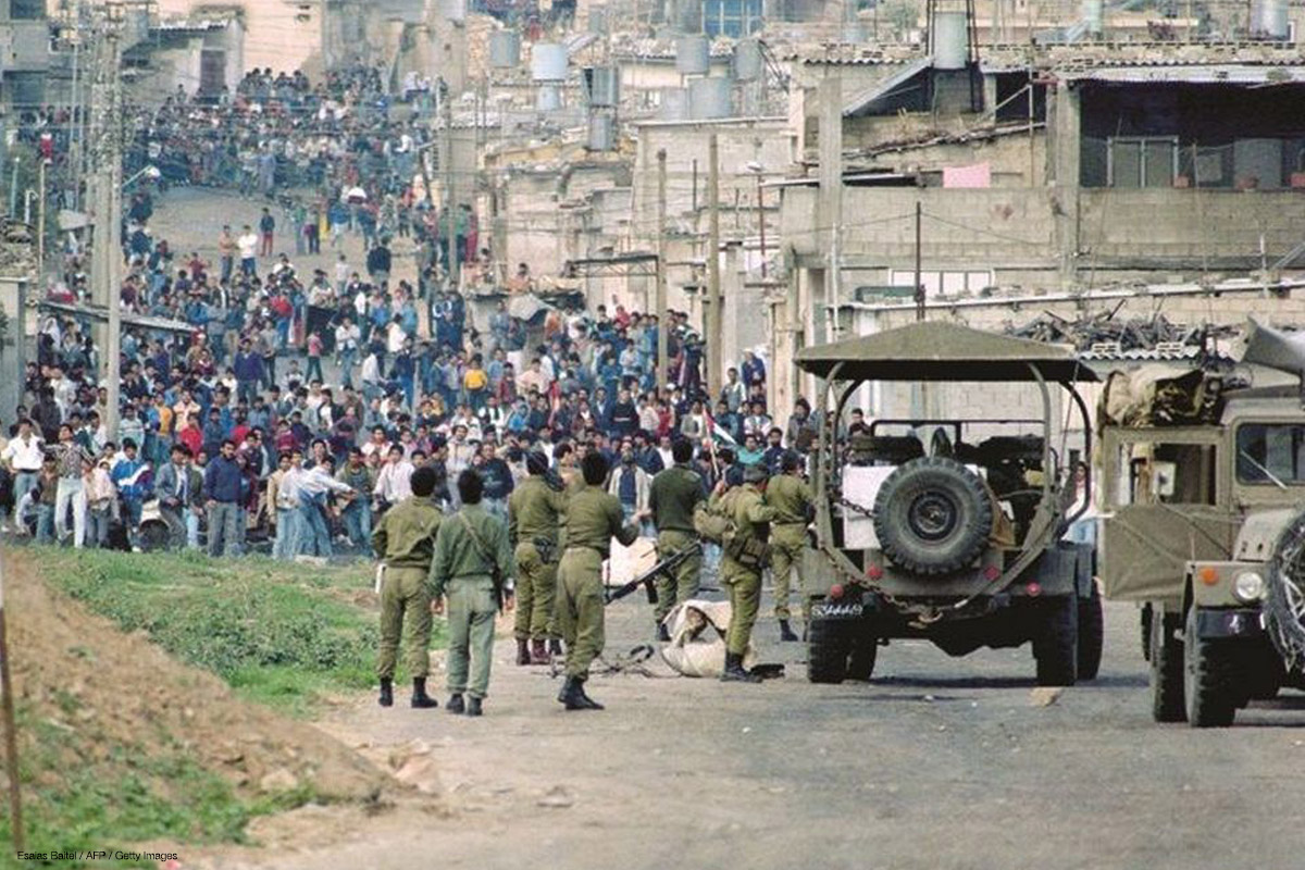 niet iedereen kan stenen gooien - intifada