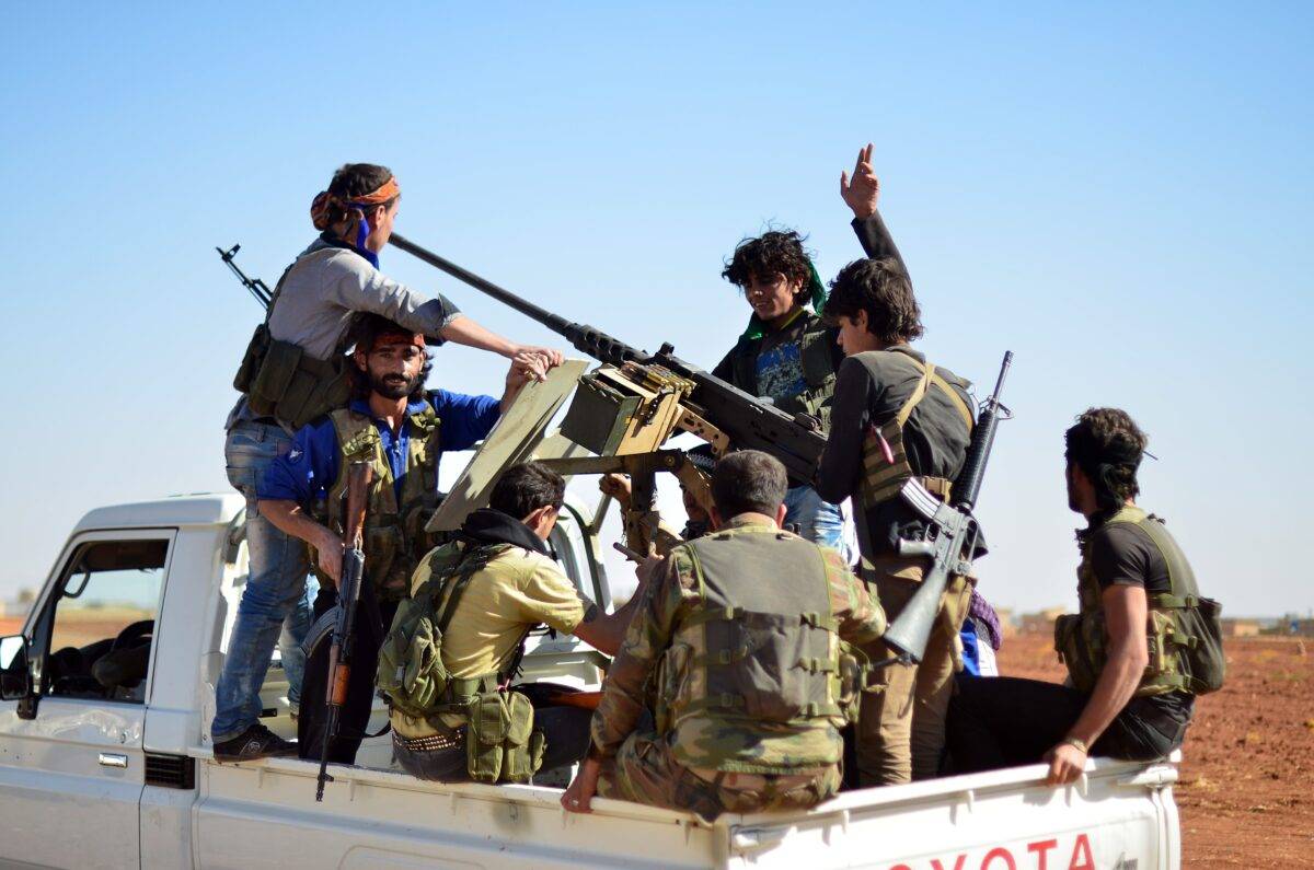 Free Syrian Army members are seen on October 27, 2016 [Hüseyin Nasır/Anadolu Agency]