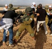 Israeli security forces brutally arrest Palestinian protesters in West Bank [Issam Rimawi - Anadolu Agency]