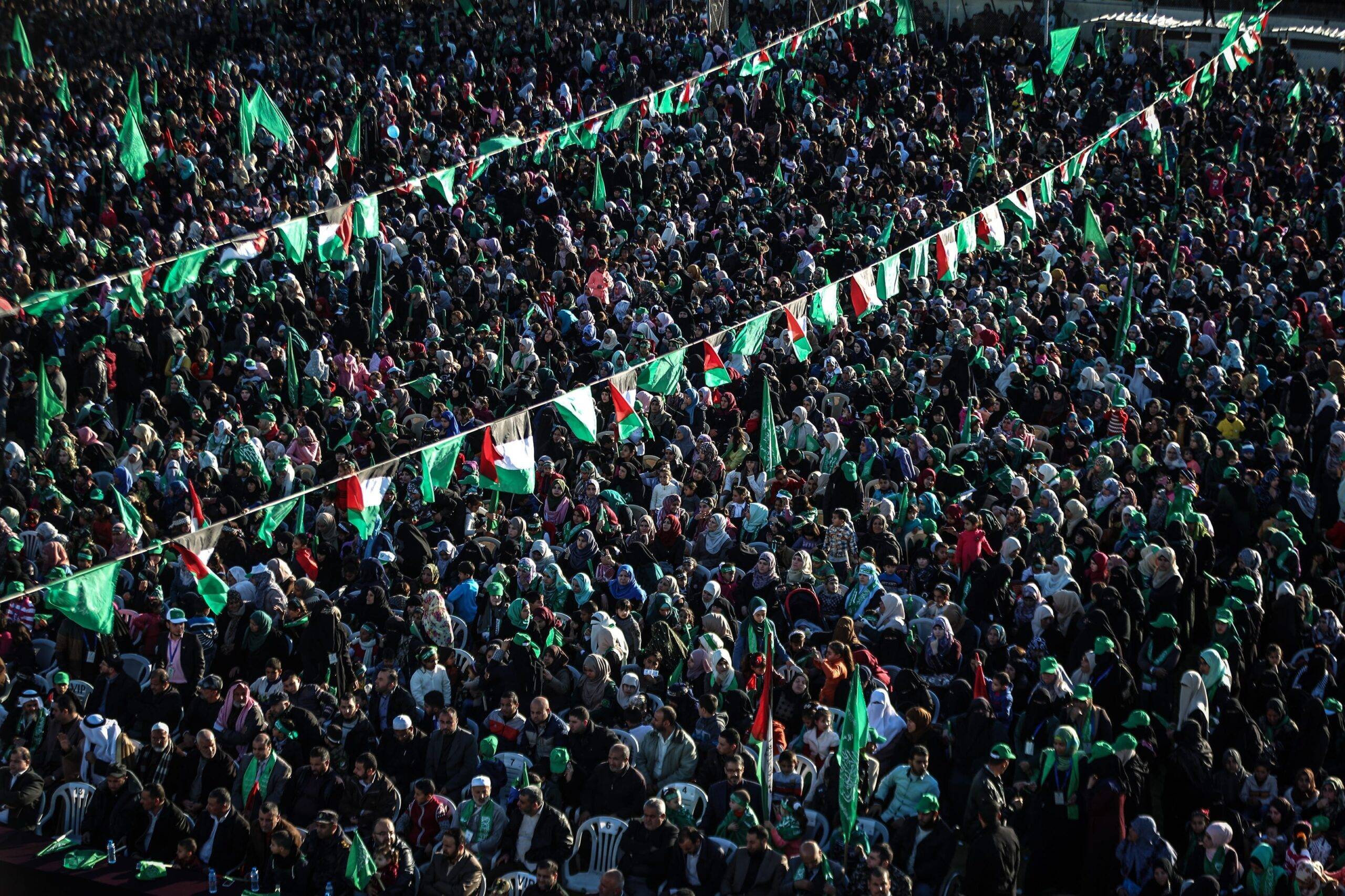 Thousands of people gather to celebrate the 29th anniversary of the foundation of Hamas in Gaza on December 11 2016 [Ali Jadallah / Anadolu Agency]