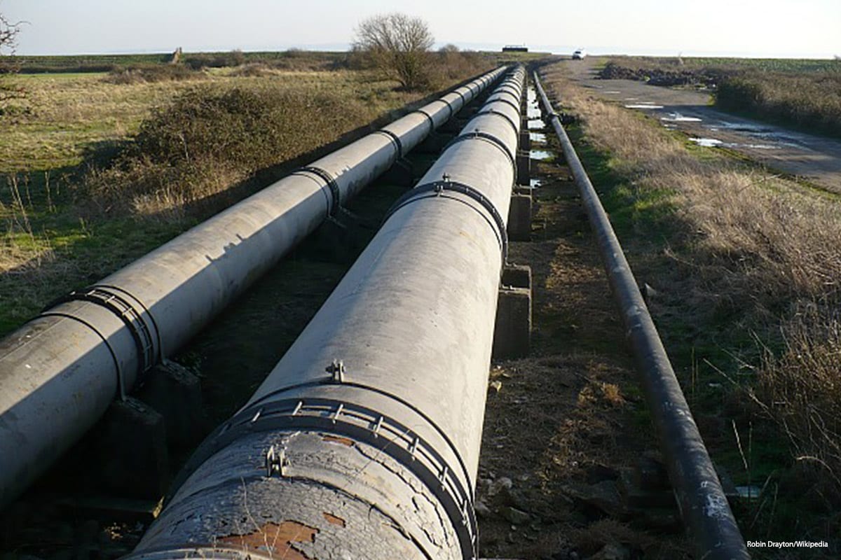 Image of pipelines [Robin Drayton/Wikipedia]