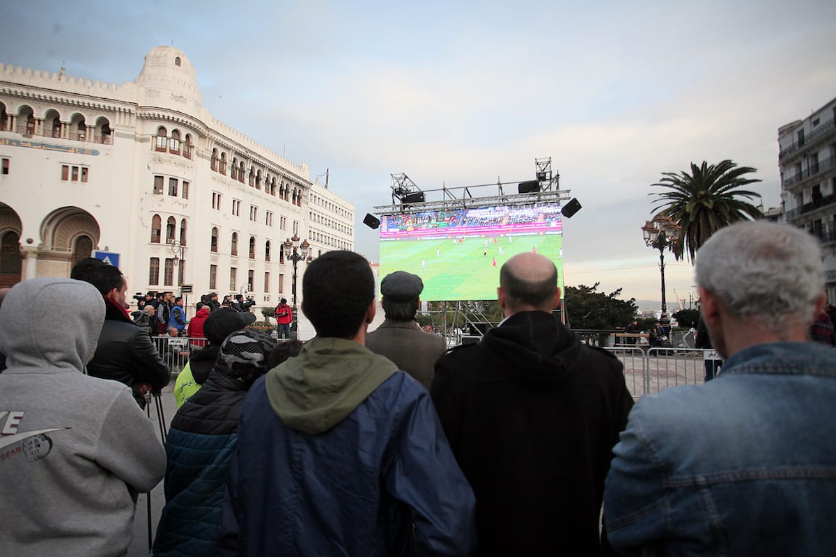 Soccer fans of Algeria watch their national team's match against Tunisia during 2017 Africa Cup of Nations, in Algiers, Algeria on 19 January 2017 [Bechir Ramzy/Anadolu Agency]