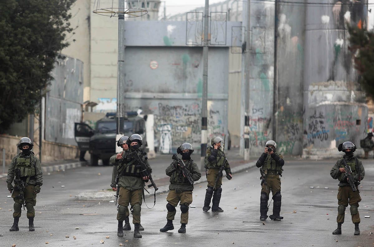 Israeli security forces intervene a Palestinian demonstration demanding Israel return the Palestinian bodies killed by Israeli forces, in Bethlehem, West Bank on January 26, 2017 (İssam Rimawi - Anadolu Agency )