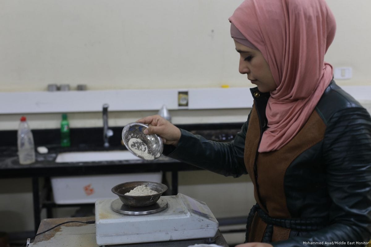 Female Gaza students invent new plaster cement Middle East Monitor