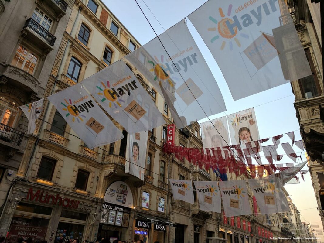 "No" banners are seen hanging outside the main CHP opposition party's building on İstiklal Caddesi, central İstanbul. on 14 April 2017. [Image by Tallha Abdulrazaq / Middle East Monitor]