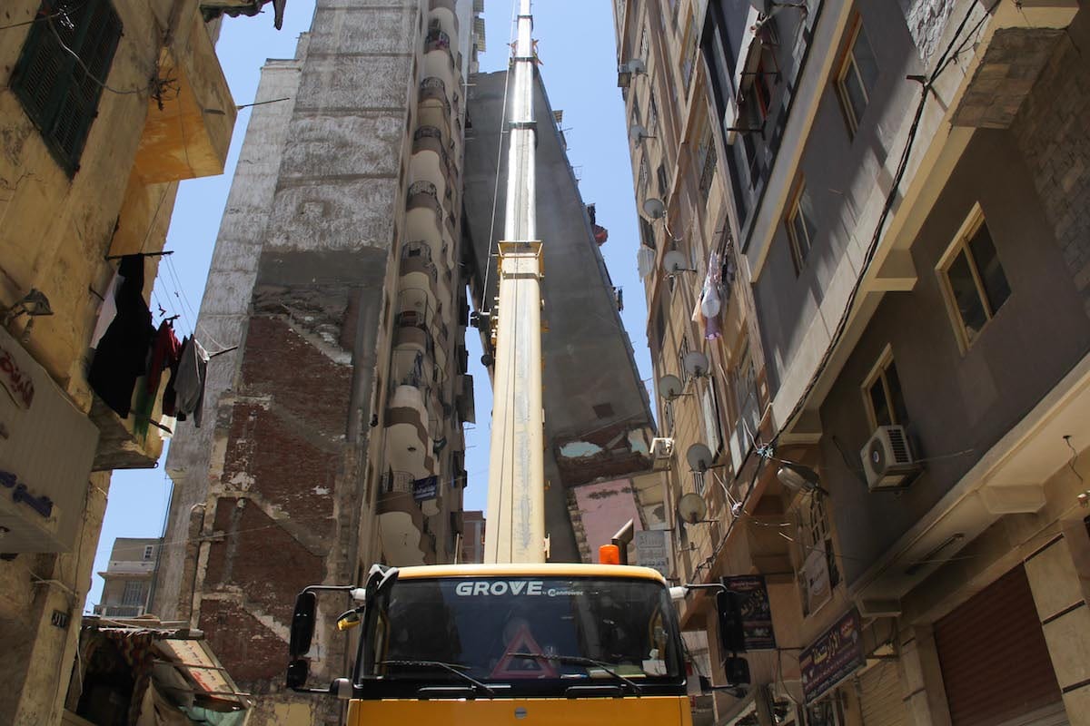 Twelve story building collapses in Alexandria Middle East Monitor