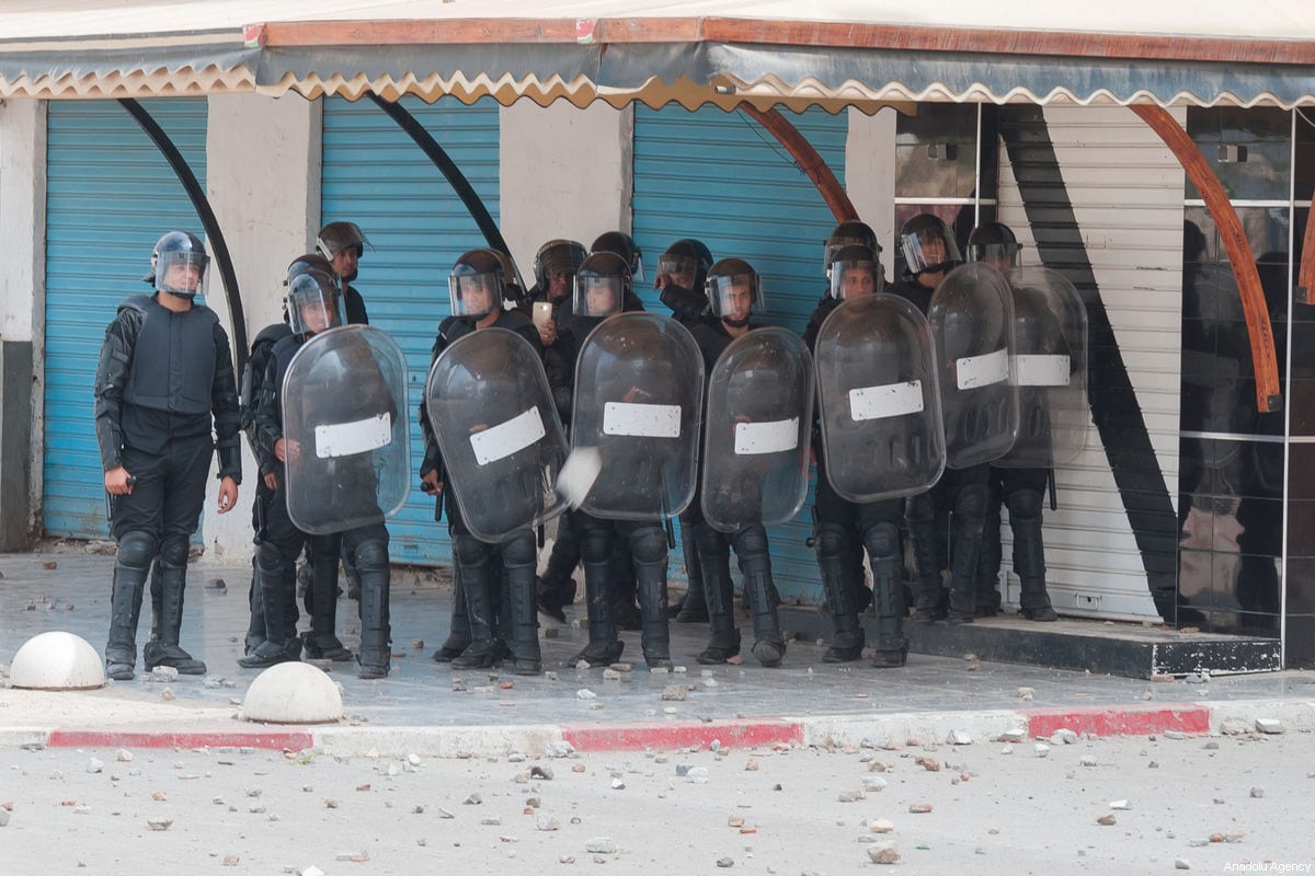 Protesters from Rif movement clash with security forces during a demonstration against government in Imzouren town near Al Hoceima city of Morocco on June 2, 2017 [Jalal Morchidi / Anadolu Agency]