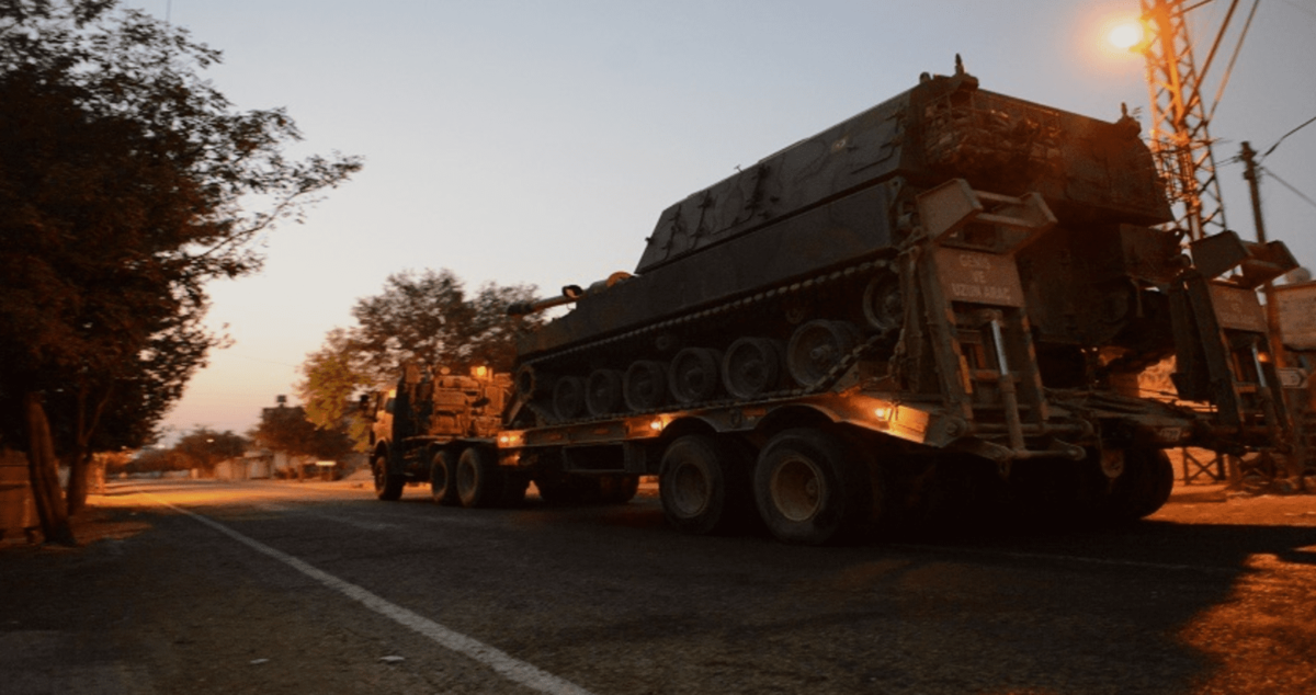 A convoy carrying Turkish military reinforcements today arrived in the southern state of Kelis on the border with Syria on 19 September, 2017 [assabeel.net]