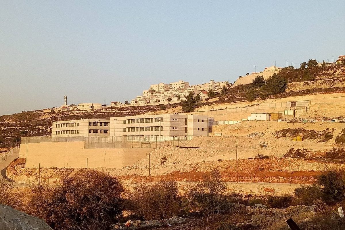 The new Makor Chaim campus under construction, with Neve Daniel settlement in the background [provided to author]