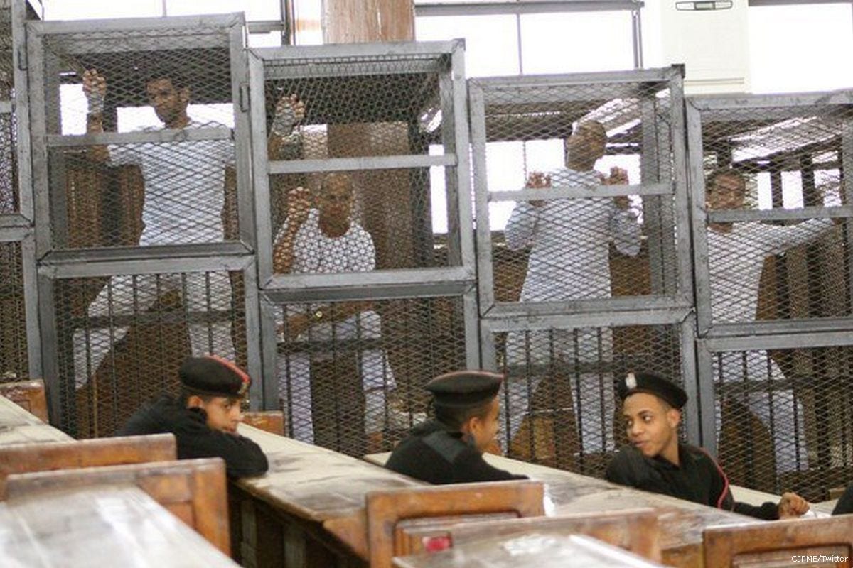 Egyptian prisoners can be seen behind metal bars [CJPME/Twitter]