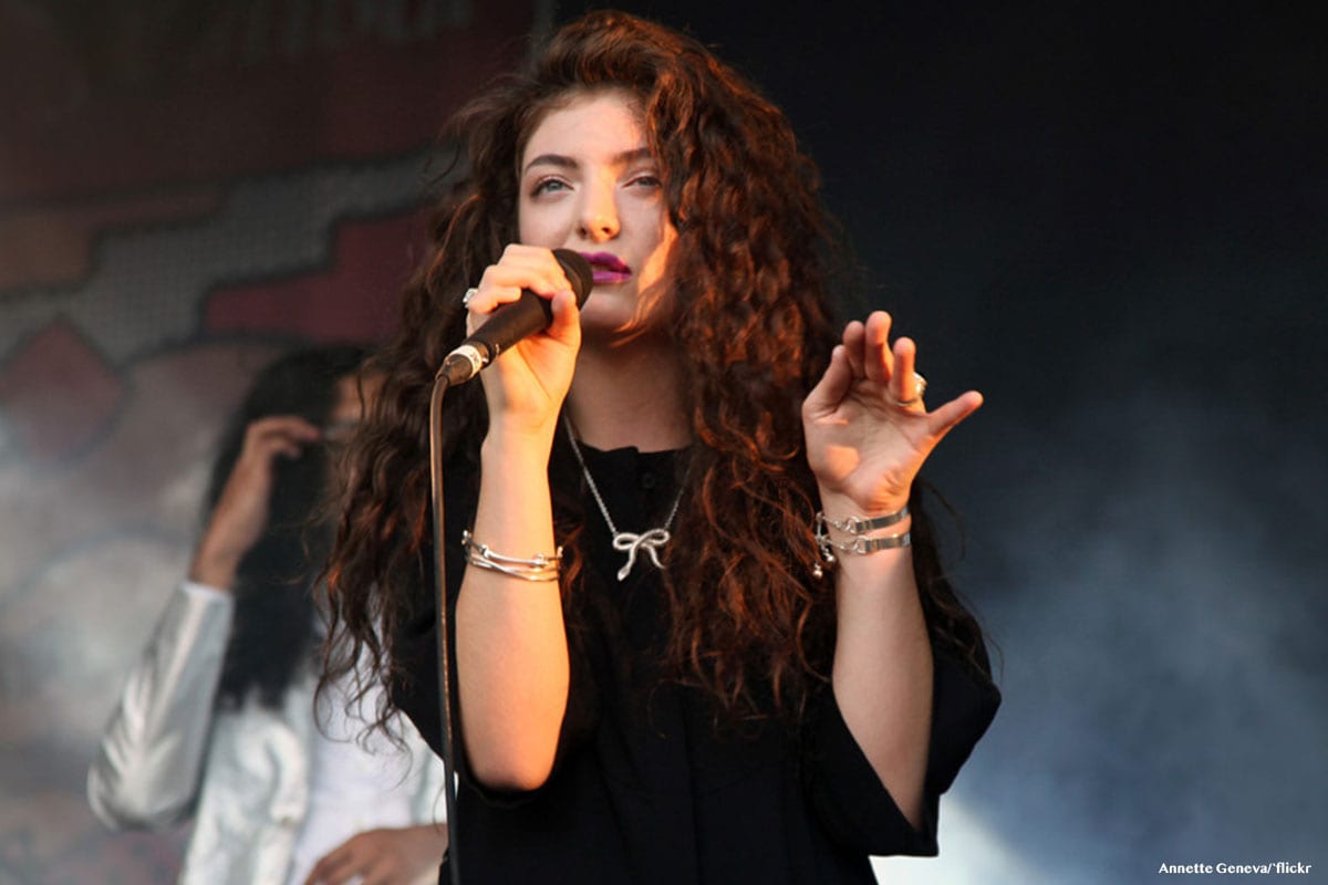 Pop star Lorde performs on stage [Annette Geneva/`flickr]