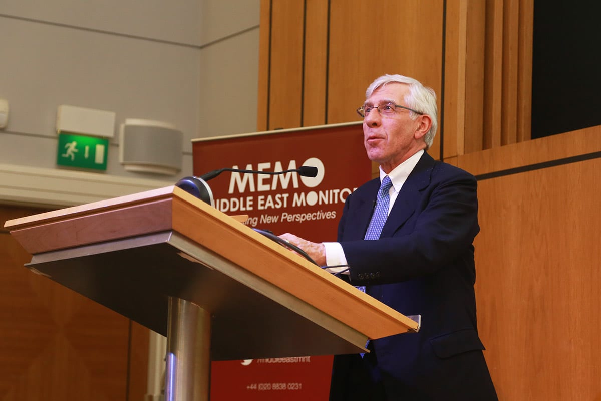 Jack Straw, UK's foreign secretary, at MEMO's 'Saudi in Crisis' conference, on November 19, 2017 [Middle East Monitor]