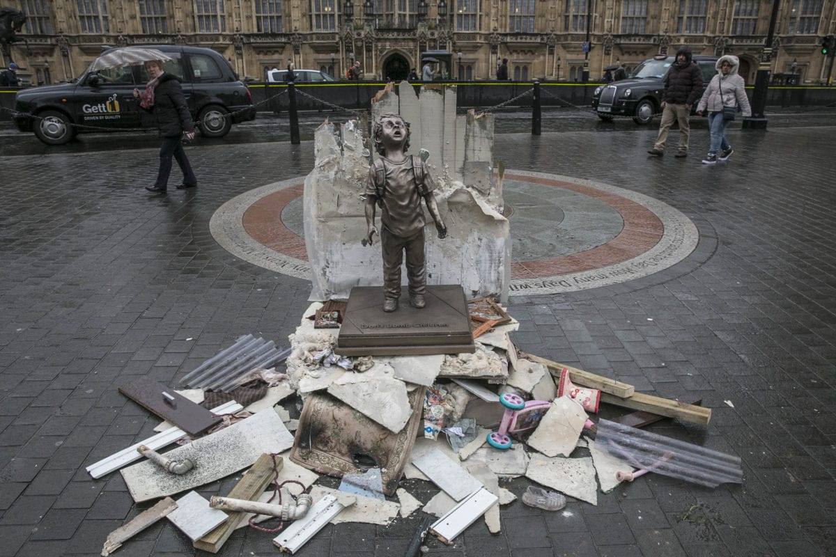 As the UK Government welcomes the Saudi Crown Prince’s first official visit to London, Save the Children has unveiled a life-size statue of a child outside Parliament. The bronze-like statue is a reminder of the dangers that Yemeni children face every day and the risks of British-made bombs fuelling the violence [Save The Children]