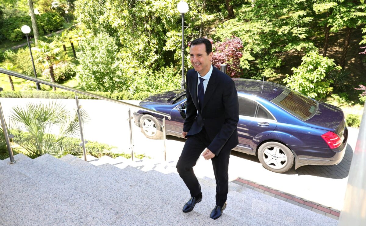 President of Syria Bashar Al-Assad is welcomed by Russian President Vladimir Putin (not seen) in Sochi, Russia on 17 May, 2018 [Kremlin Press Office/Anadolu Agency]