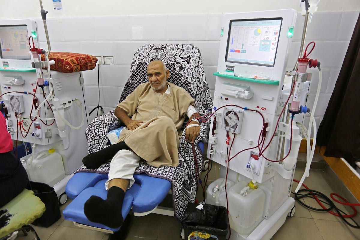 A Palestinian patient undergoes kidney dialysis at al-Shifa hospital during the continuing crisis of power outages, in Gaza city [Ashraf Amra/Apaimages]