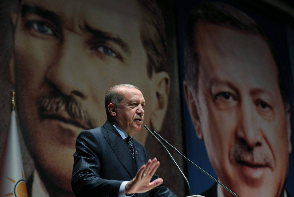 President of Turkey and leader of the Justice and Development Party (AK Party) Recep Tayyip Erdogan delivers a speech during AK Party's extended meeting of provincial heads in Ankara, Turkey on 14 September, 2018 [Cem Öksüz/Anadolu Agency]