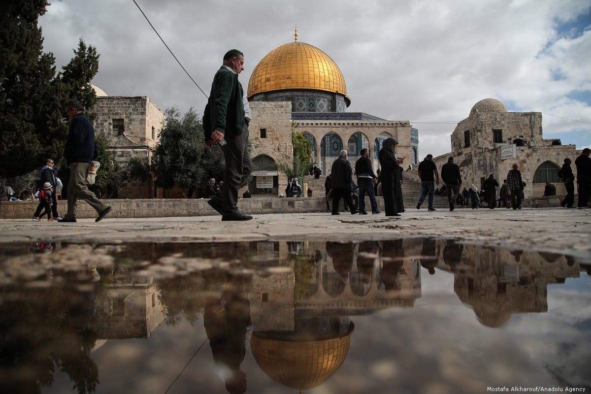 Muslims arrive at Al-Aqsa Mosque Compound to perform the Friday prayer in Jerusalem on 26 October 2018 [Mostafa Alkharouf/Anadolu Agency]