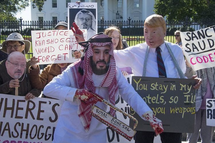 Protesters in front of the White House after Jamal Khashoggi's death was confirmed [Twitter]