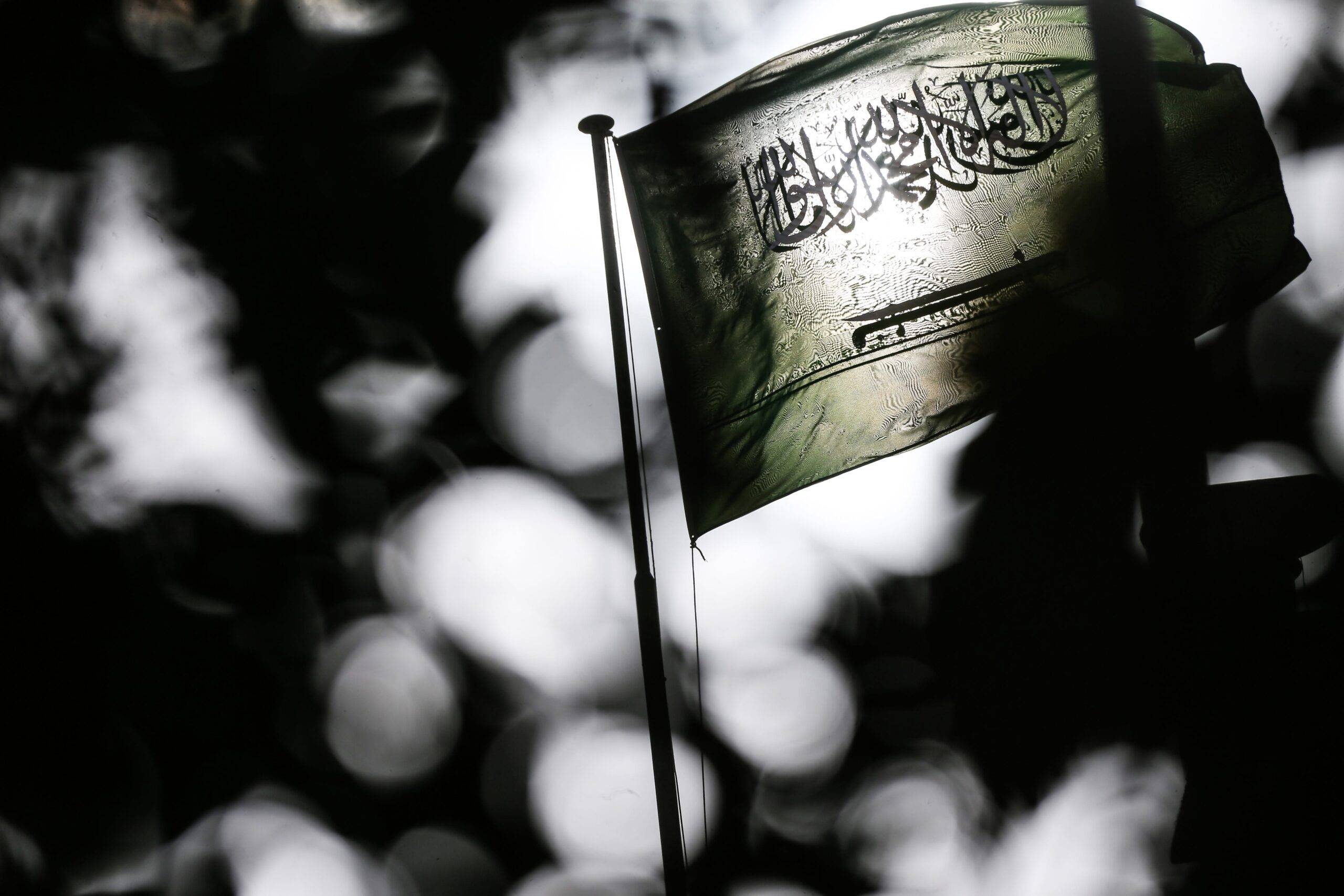 Flag of Saudi Arabia waves in front of the Saudi consulate as the waiting continues on the investigation of killing of Saudi journalist Jamal Khashoggi in Istanbul, Turkey on 6 November, 2018 [Elif Öztürk/Anadolu Agency]
