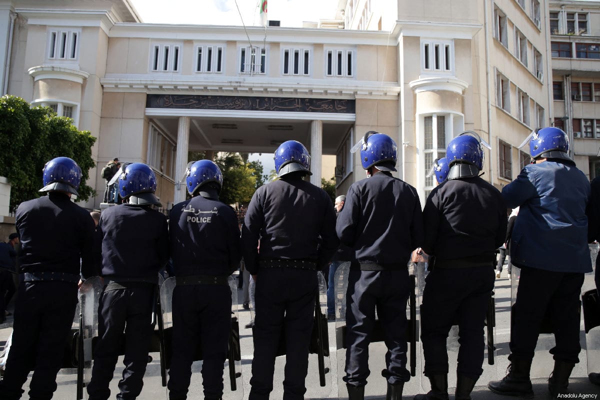 Algerian policemen in Algiers, Algeria, on 26 February 2019 [Farouk Batiche/Anadolu Agency]