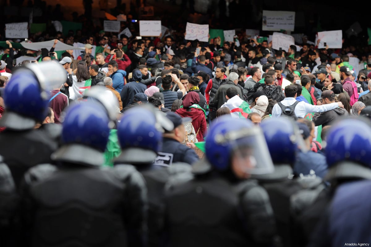 Thousands of students, doctors and civil servants stage a protest to demand President Abdelaziz Bouteflika step from power, in front of Central Post Office Square in Algiers, Algeria on 19 March 2019. [Farouk Batiche - Anadolu Agency]