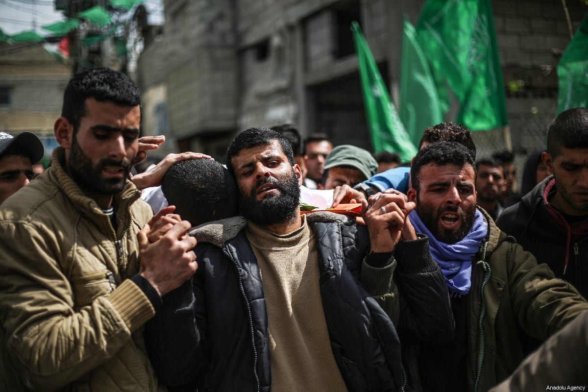 Palestinians carry the dead body of Bilal Mamud en-Neccar (17), who was killed by Israeli forces in "Great March of Return" and "Palestinian Land Day" demonstrations, during his funeral ceremony in Khan Yunis, Gaza on March 31, 2019. ( Mustafa Hassona - Anadolu Agency )
