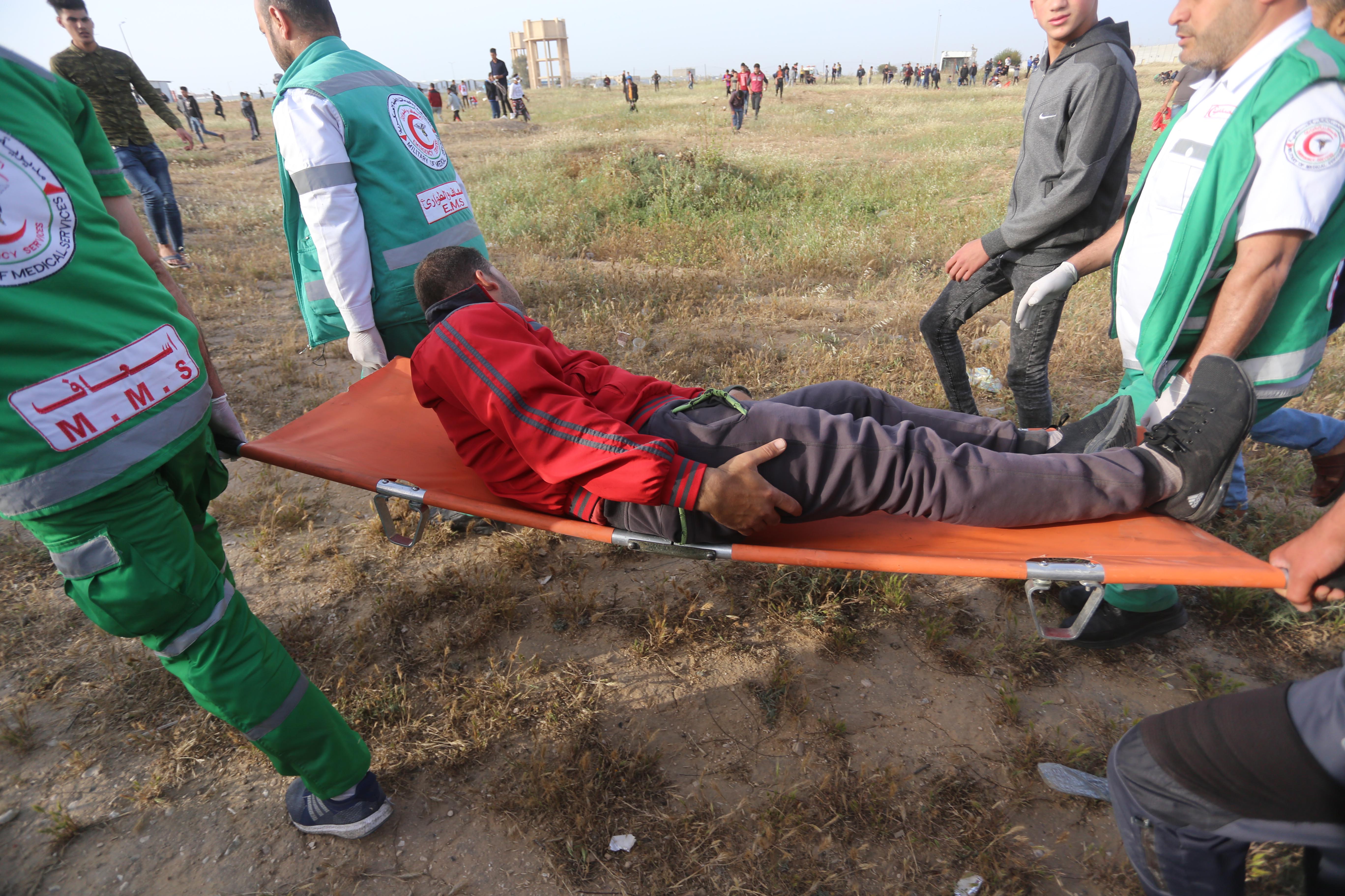 Palestinians Injured As Gaza Protests Continue Middle East Monitor