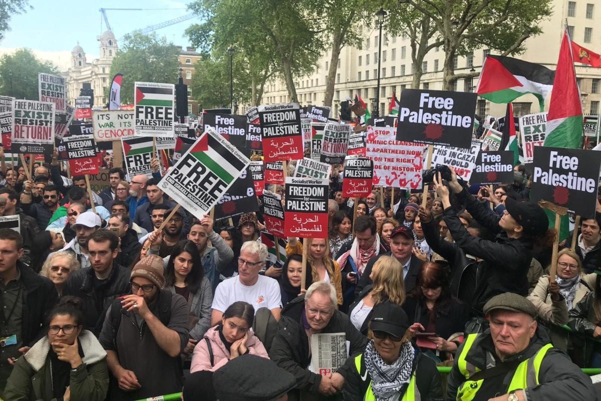 Thousands march for Palestine in London Middle East Monitor