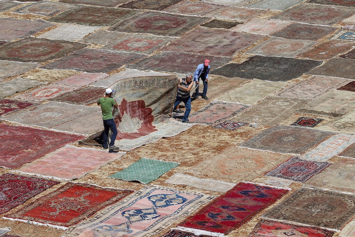 turkey-sunlight-gives-hand-woven-carpets-pastel-colors-middle-east