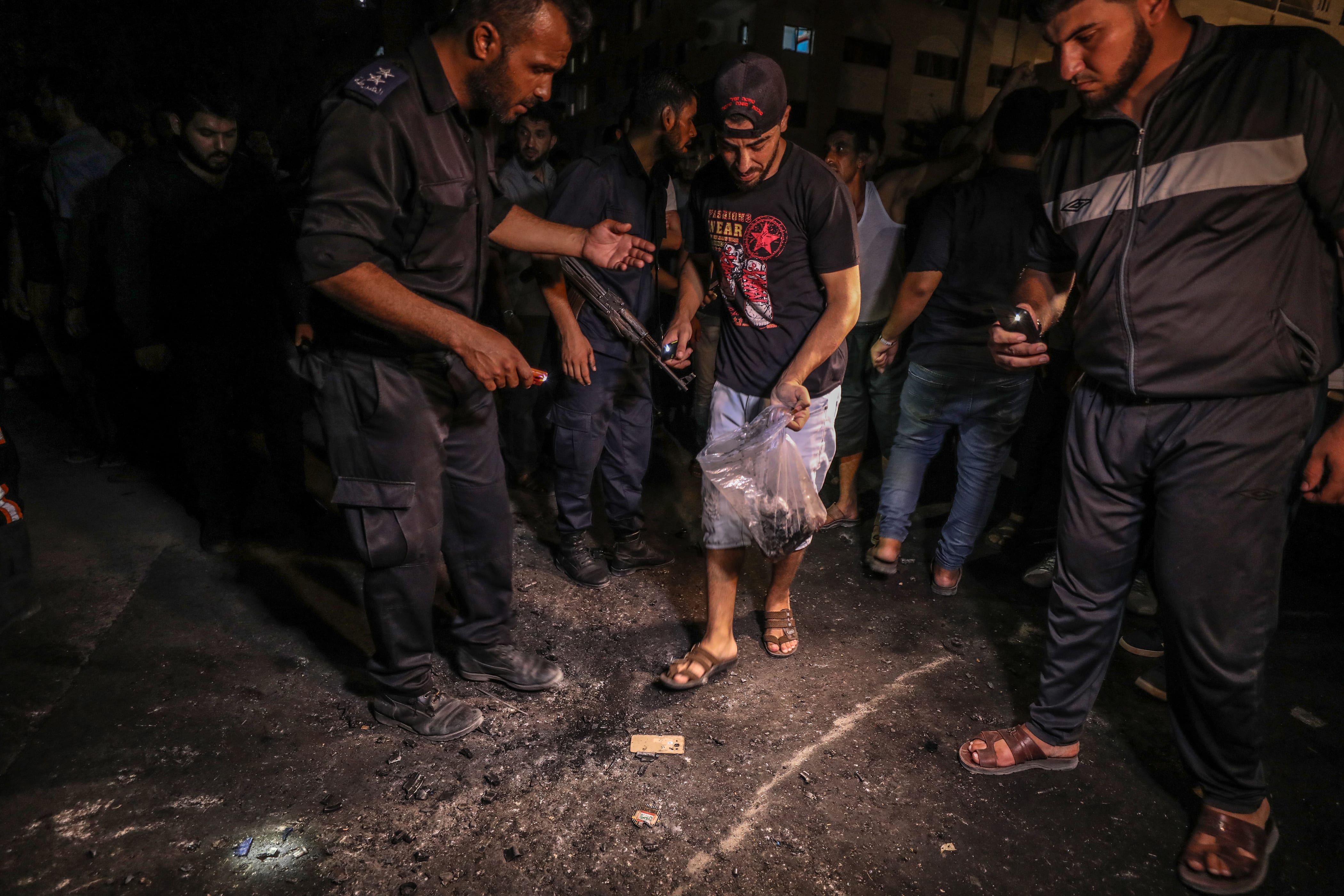 Explosions hit Gaza police checkpoints, three dead – Middle East Monitor