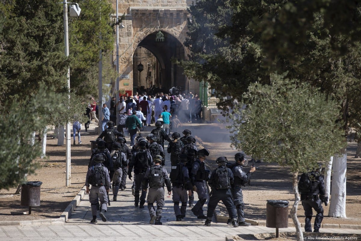 Israeli forces attack Palestinian worshippers in Jerusalem’s Al-Aqsa mosque on 11 August 2019 [Faiz Abu Rmeleh/Anadolu Agency]