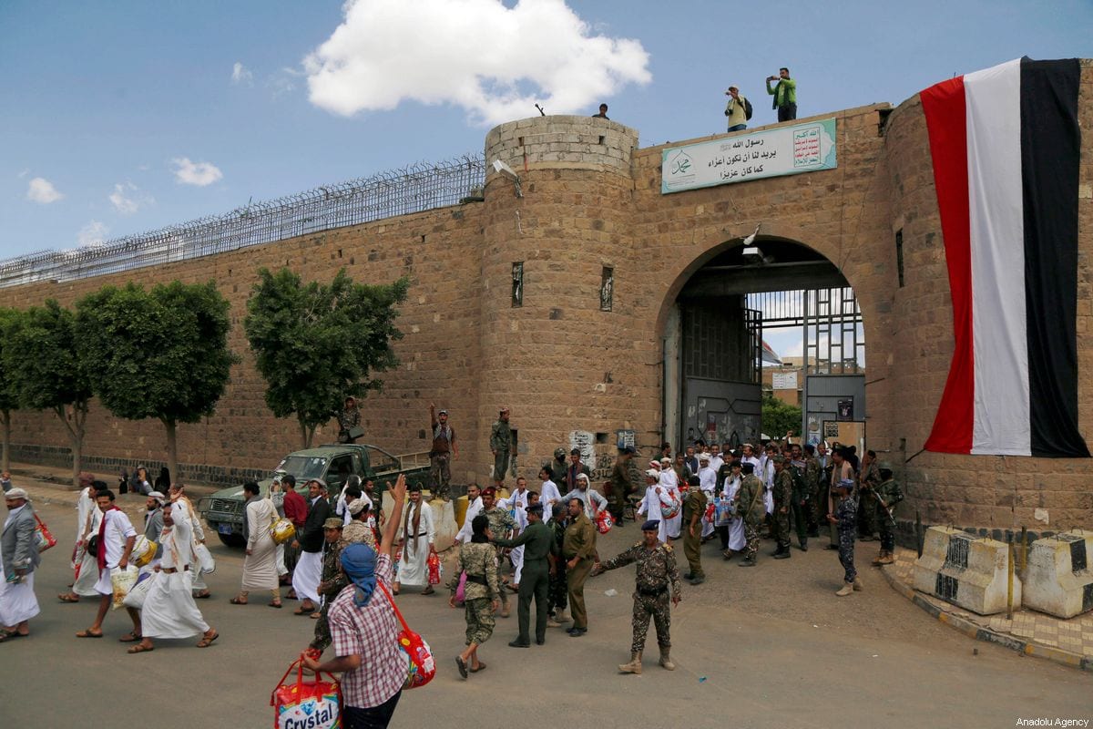 Detainees are being released at Central Prison in the Yemeni capital Sanaa, on 30 September, 2019 [Mohammed Hamoud/Anadolu Agency]