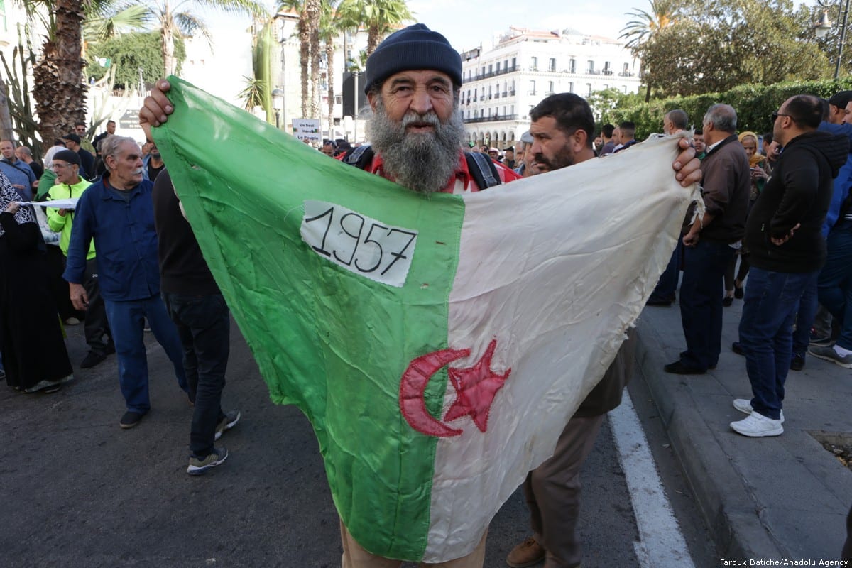 Thousands of Algerians take part in an anti-government demonstration against Bouteflika regime figures in Algiers, Algeria on 5 November, 2019 [Farouk Batiche/Anadolu Agency]