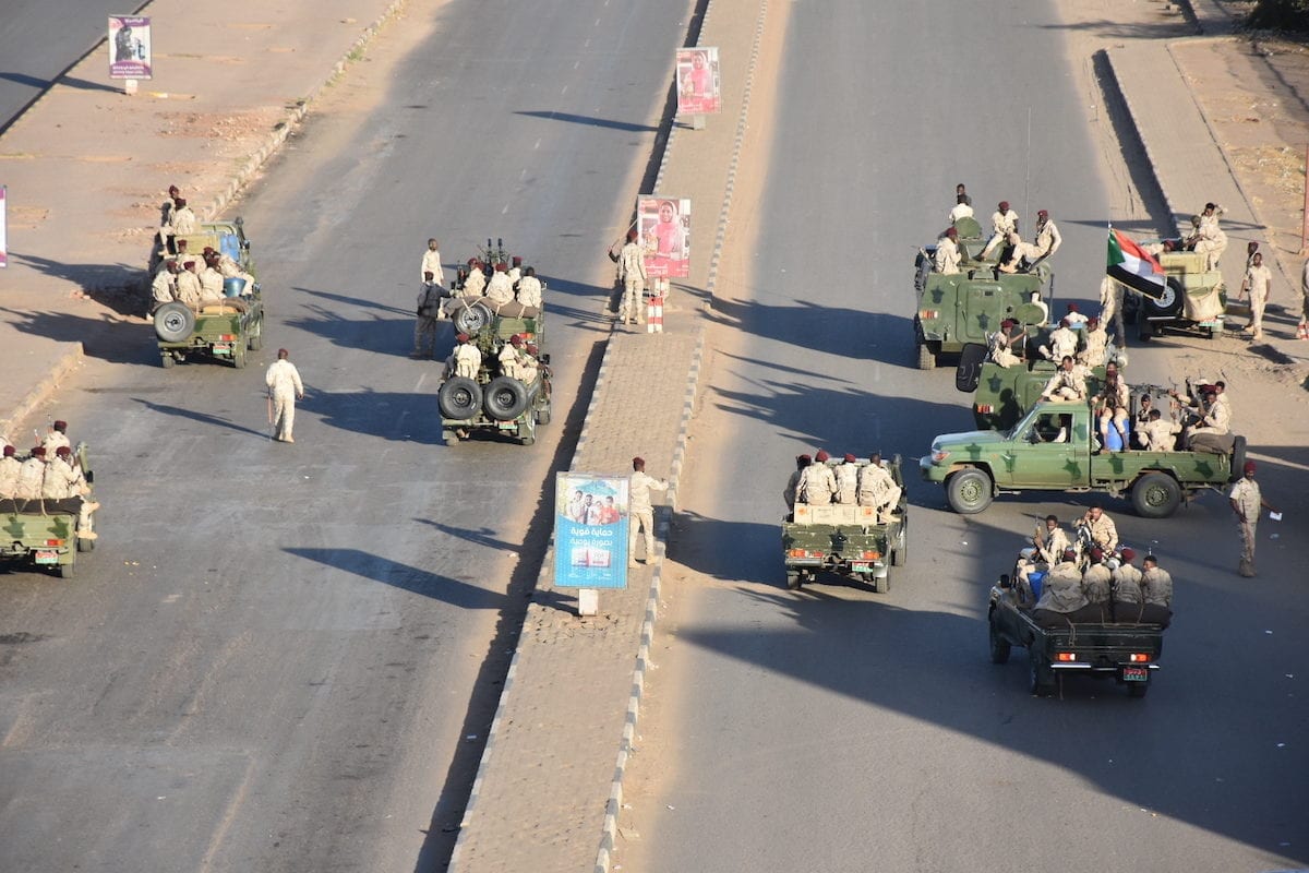 Roads closed in Khartoum as Sudan braces for mass protests \u2013 Middle East Monitor
