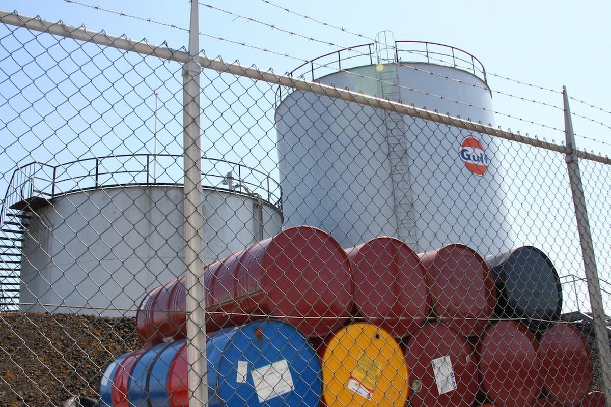 Barrels of oil [Daan Franken/Flickr]