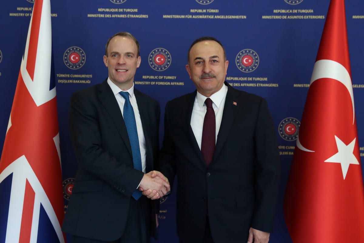 Turkish Foreign Minister, Mevlut Cavusoglu (R) meets with UK Foreign Secretary, Dominic Raab (L) in Ankara, Turkey on March 03, 2020 [Fatih Aktaş / Anadolu Agency]