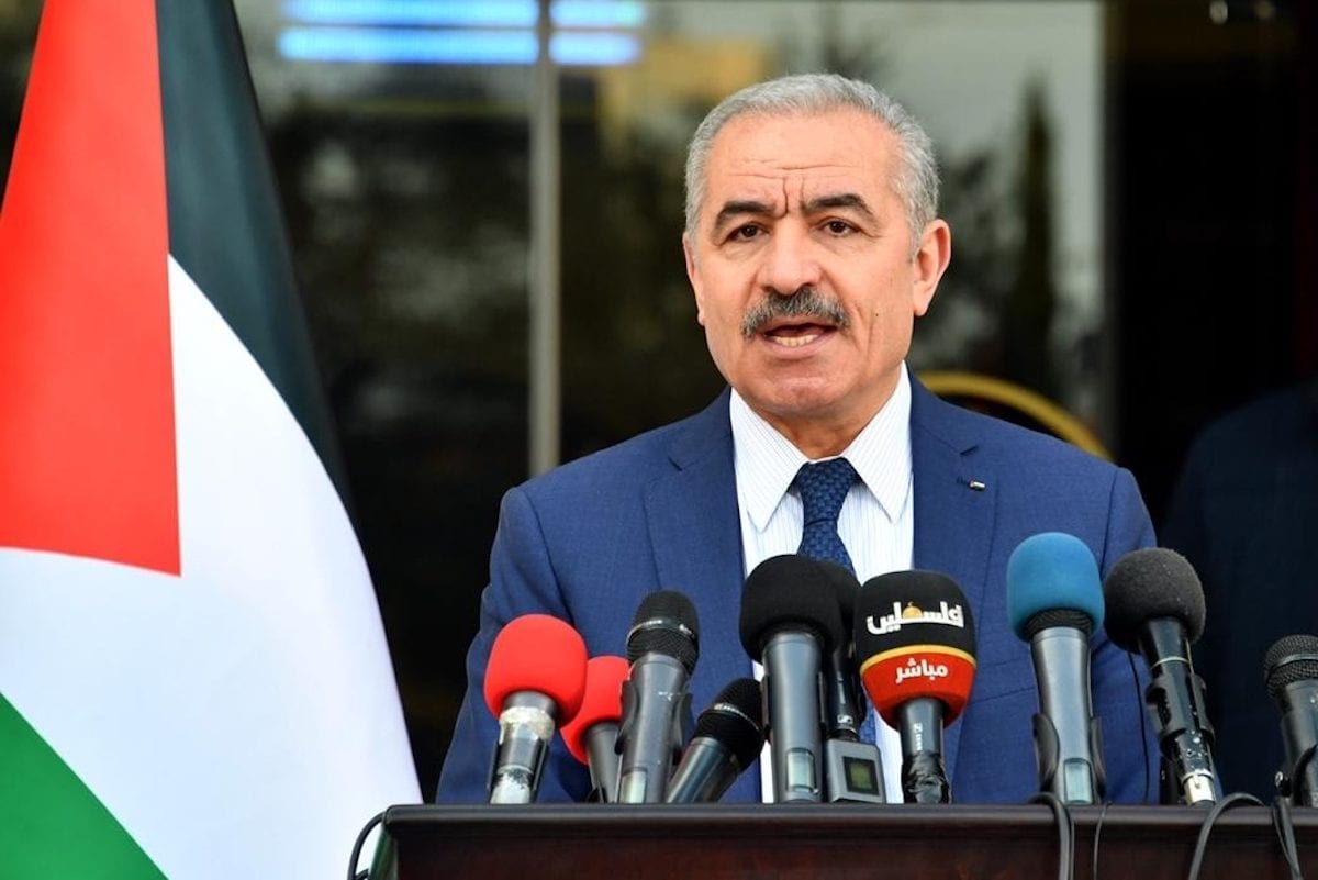 Palestinian Prime Minister Mohammad Shtayyeh holds a press conference regarding measures taken against coronavirus (Covid-19) pandemic in Ramallah, West Bank on April 13, 2020. [Palestinian Prime Ministry / Handout - Anadolu Agency]