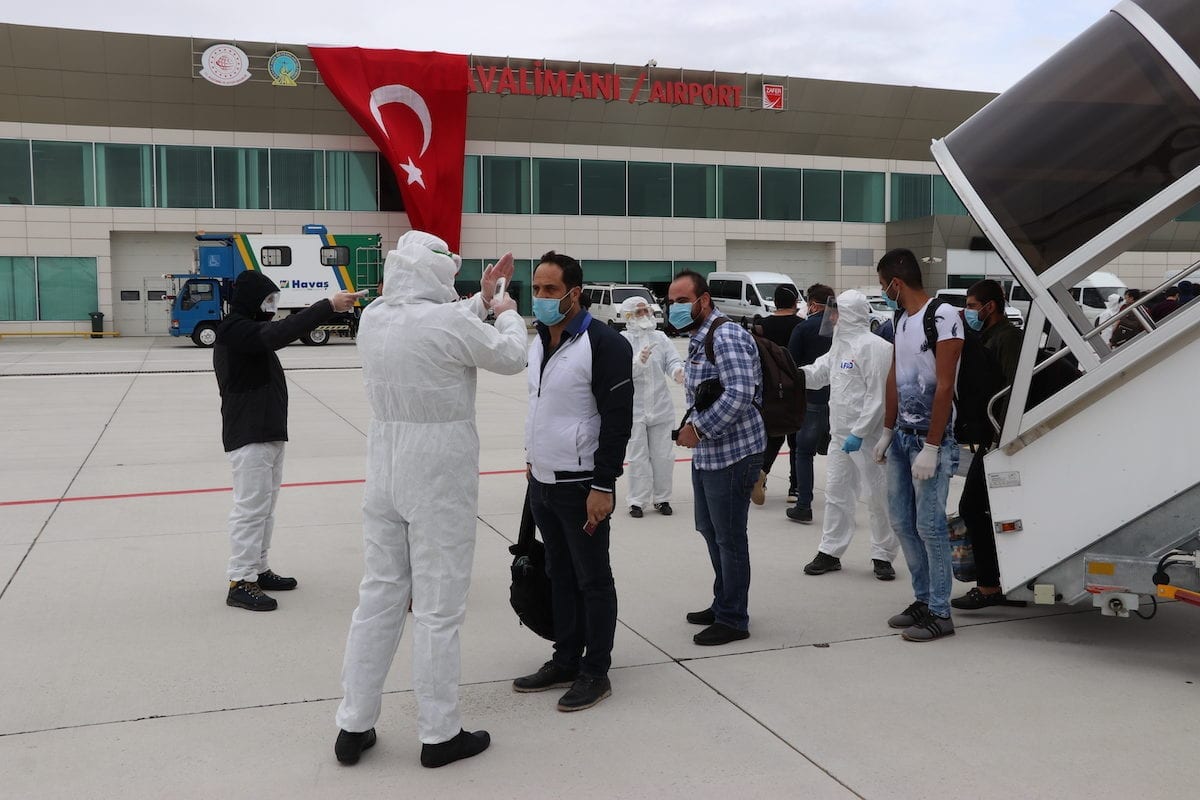 Turkey begins evacuating nationals from Sudan \u2013 Middle East Monitor
