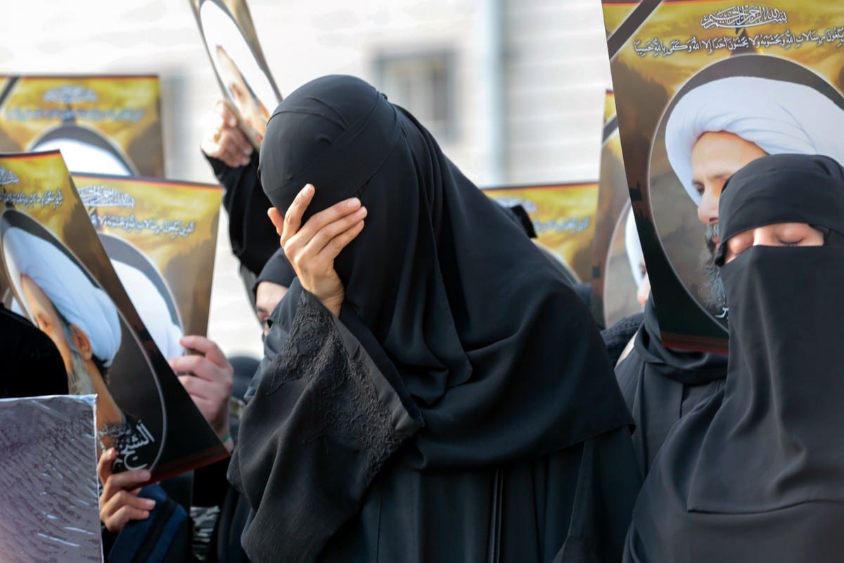 Saudi women react during a protest against the execution of cleric Nimr Al-Nimr by Saudi authorities in Qatif, Saudi Arabia on 8 January 2016 [STR/AFP via Getty Images]