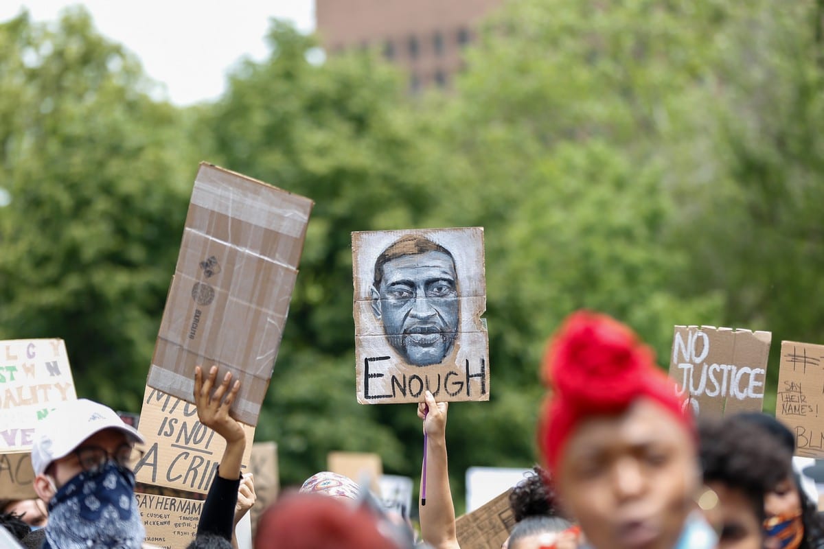 Protest over the death of George Floyd, an unarmed black man who was killed after being pinned down by a white police officer in Minneapolis, US, 2 June 2020 [Tayfun Coşkun/Anadolu Agency]