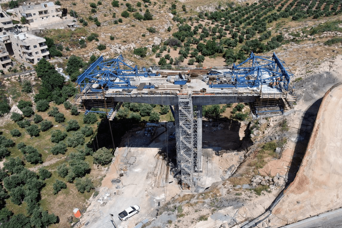 A new road for Israeli settlers is being built illegally by the Israeli occupation forces on Palestinian land in the village of Nahalin, west of Bethlehem [Twitter]