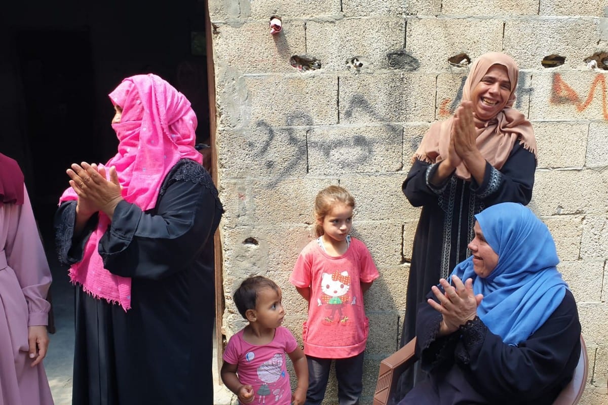 Shams celebrating with her family in Khan Younis, 11 July 2020 (photo: Hasan Eslayeh)