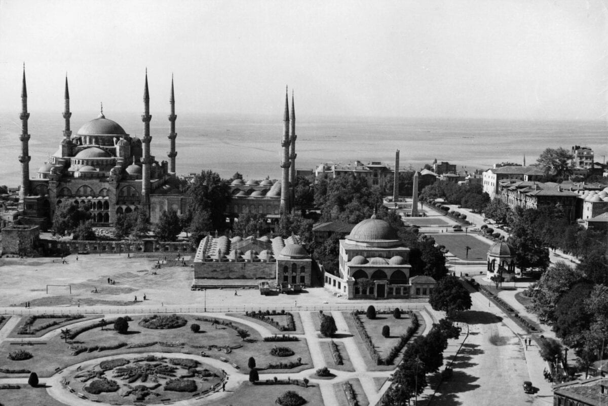 A birds eye view of Sultanahmet Camii ve Meydani in Istanbul, Turkey [Photo by Authenticated News/Archive Photos/Getty Images]