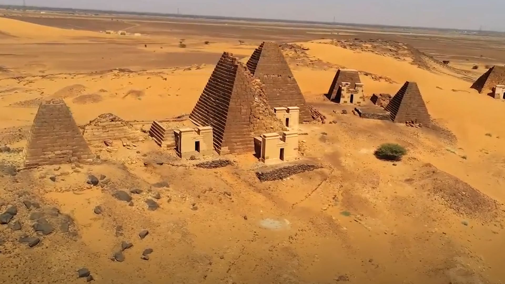 Thumbnail - Discover the Meroe pyramids, Sudan
