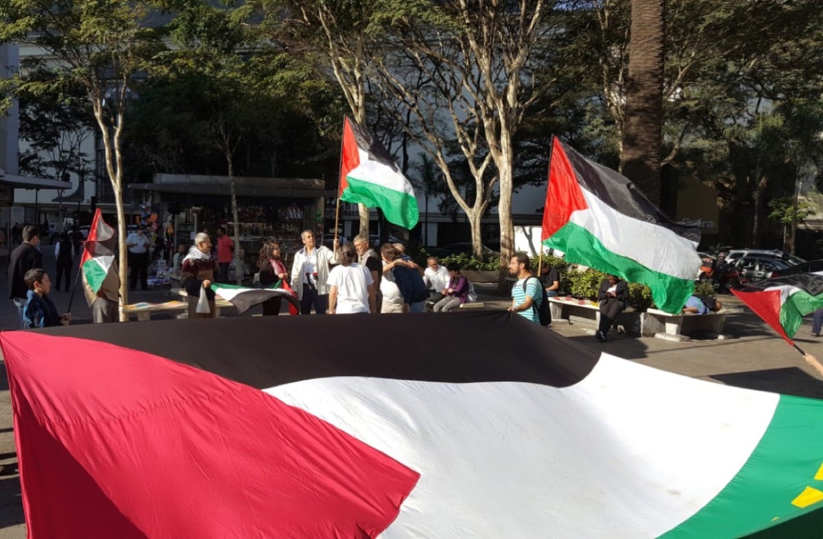 A protest against Israel’s closure of Al-Aqsa Mosque for the first time since 1967, in Sao Paulo, Brazil, on 28 July 2017 [Eman Abusidu]