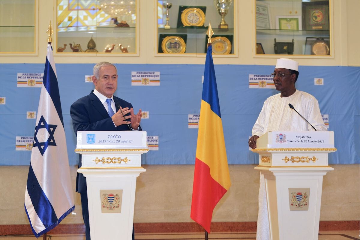 Chadian President Idriss Deby Itno (R) and Israeli Prime Minister Benjamin Netanyahu [BRAHIM ADJI/AFP via Getty Images]