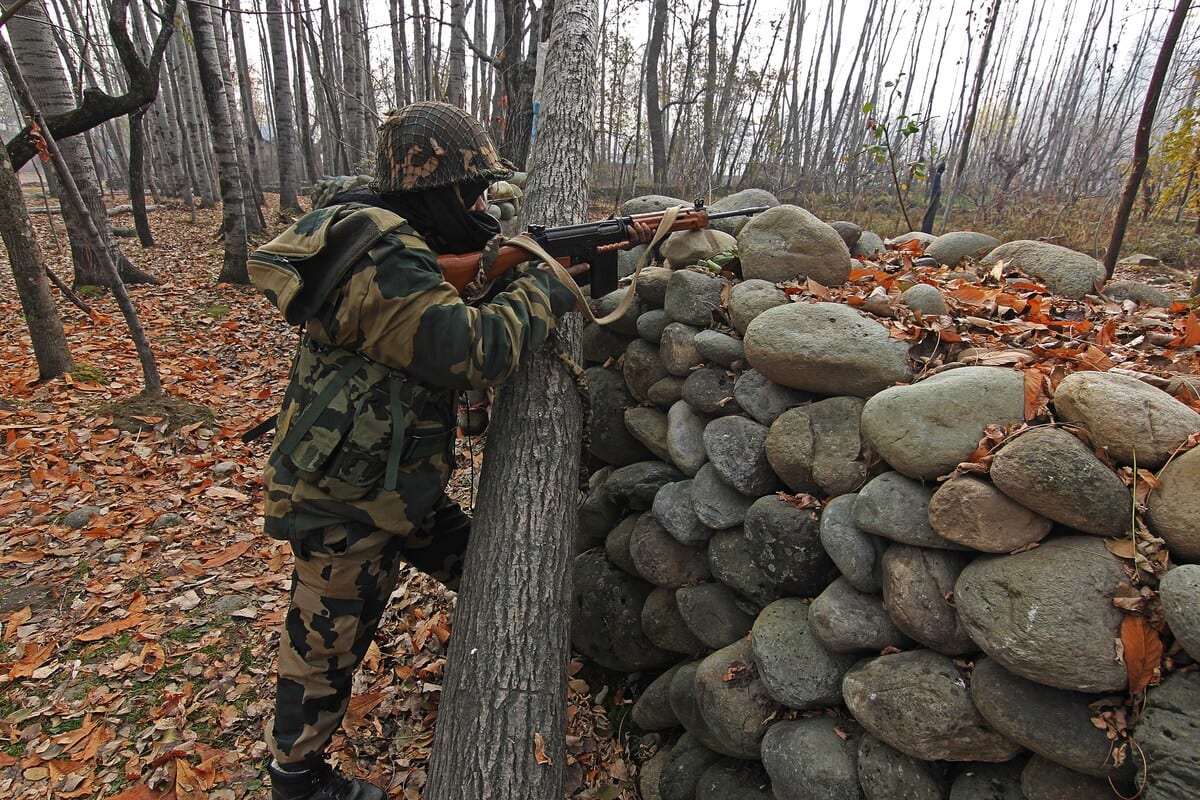 KASHMIR, INDIA- DECEMBER 01 : A paramilitary soldier keeping vigil outside the polling station during the second phase of District Development Council (DDC) election in north Kashmir on December 01, 2020 ( Faisal Khan - Anadolu Agency )