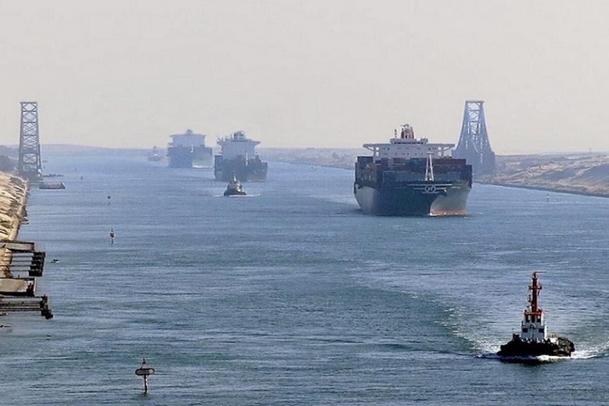 Traffic in the Suez Canal [Suez Canal Media Center]