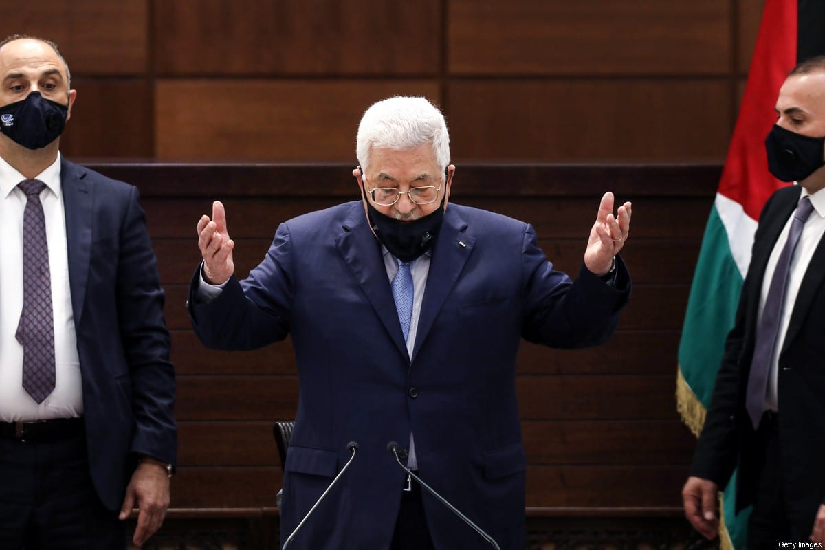 Palestinian president Mahmud Abbas (C), in the West Bank, Ramallah on 3 September 2020 [ALAA BADARNEH/POOL/AFP/Getty Images]