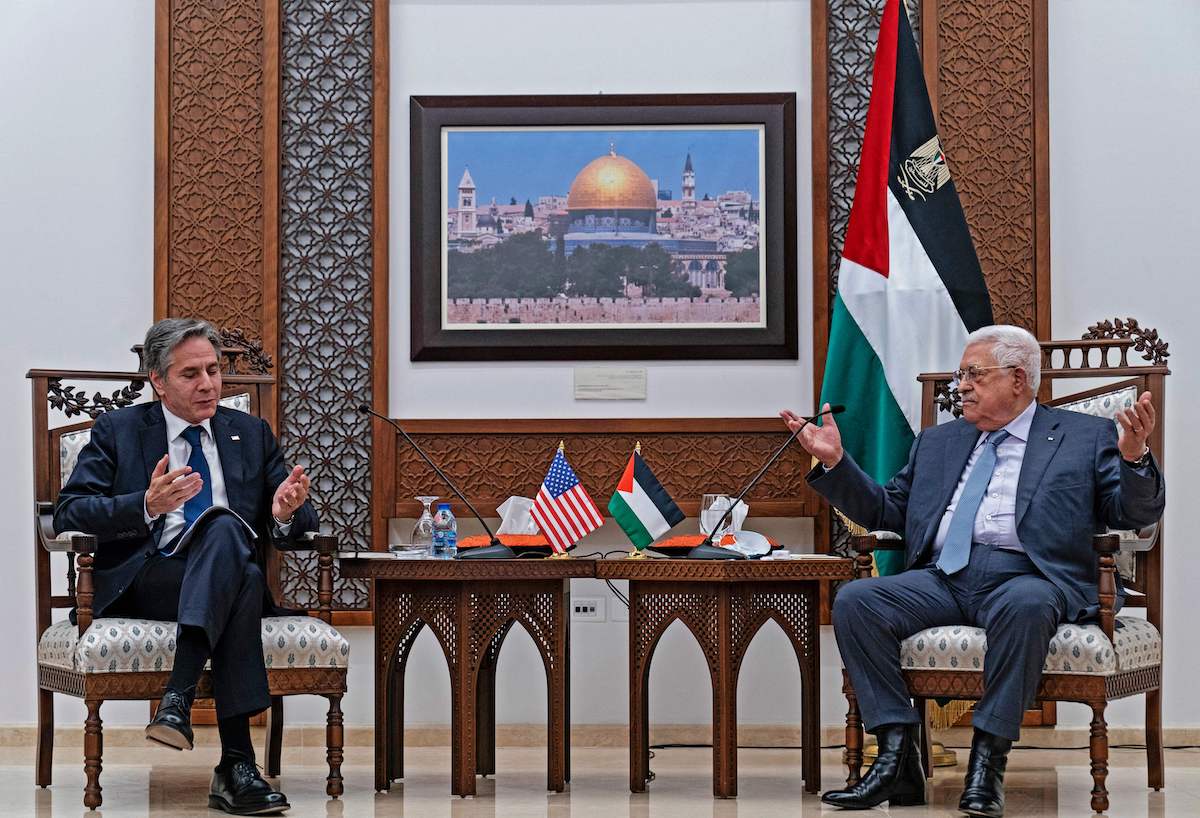 US Secretary of State Antony Blinken (L) and Palestinian president Mahmud Abbas give a joint statement, on 25 May 2021, at the Palestinian Authority headquarters in the West Bank city of Ramallah. [ALEX BRANDON/POOL/AFP via Getty Images]